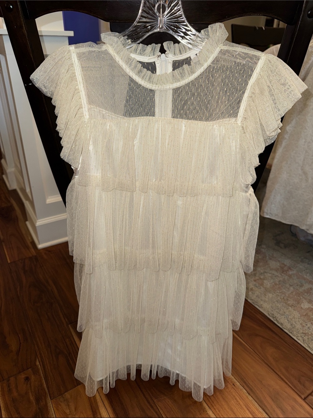 TCEC cream sleeveless dress with gold detailing, size M-excellent condition